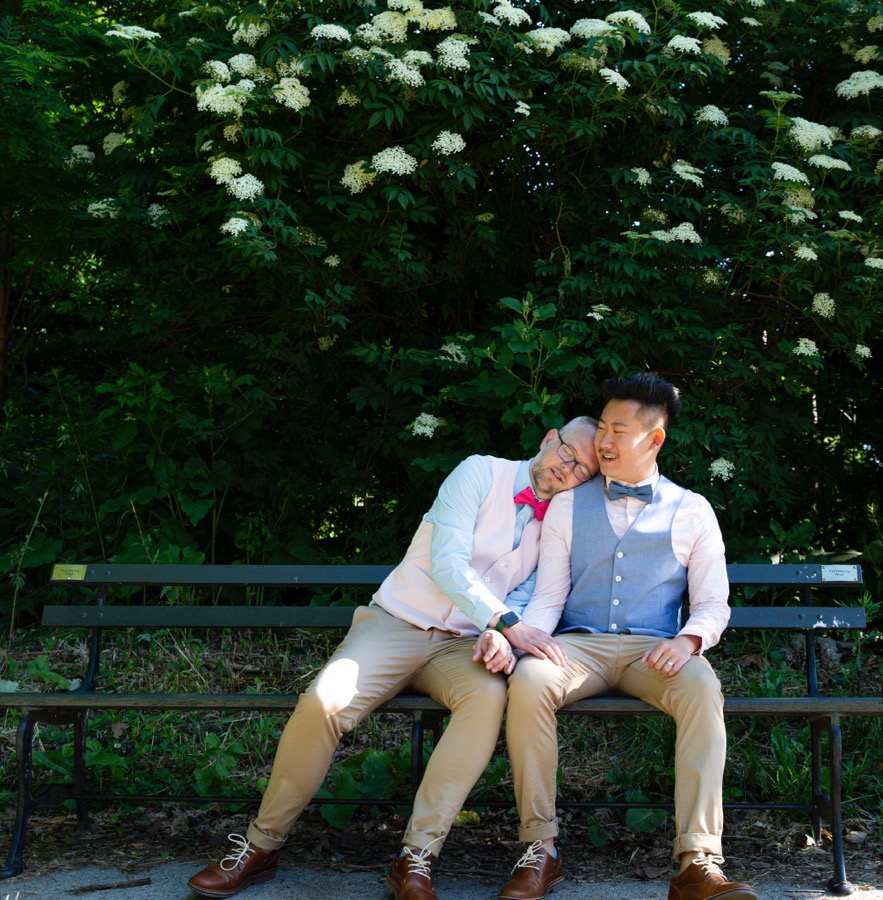 A quiet minute on a park bench