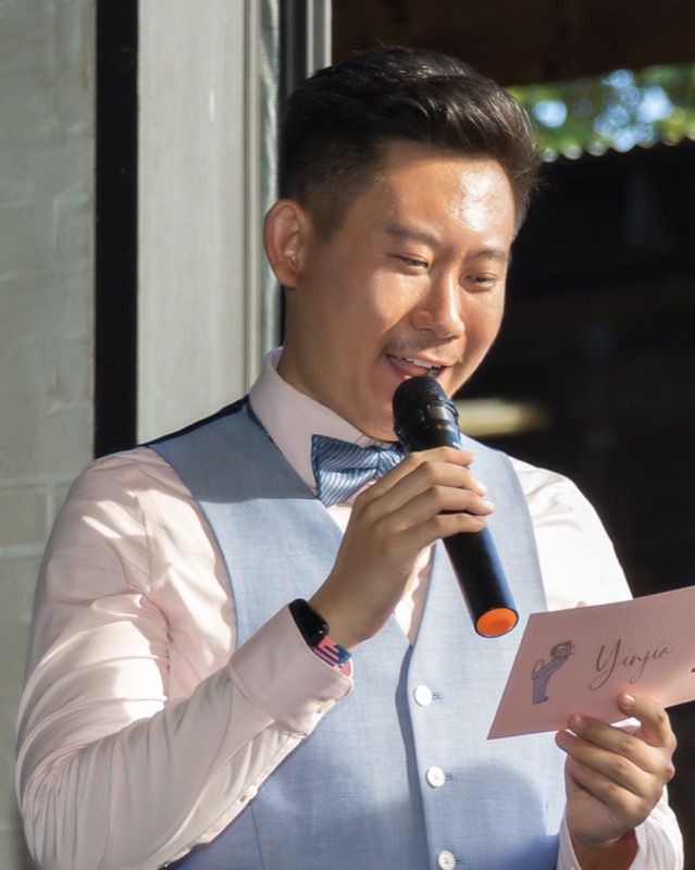 Yinja reading his vows